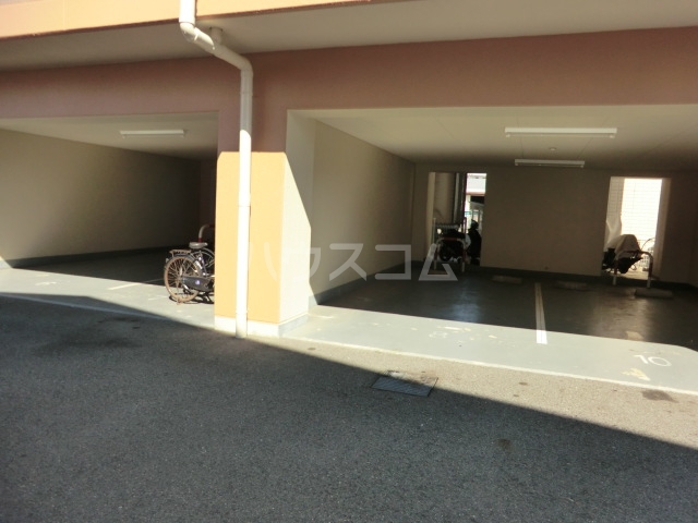 14/18 駐車場