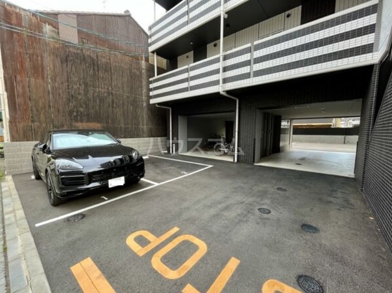 17/25 駐車場