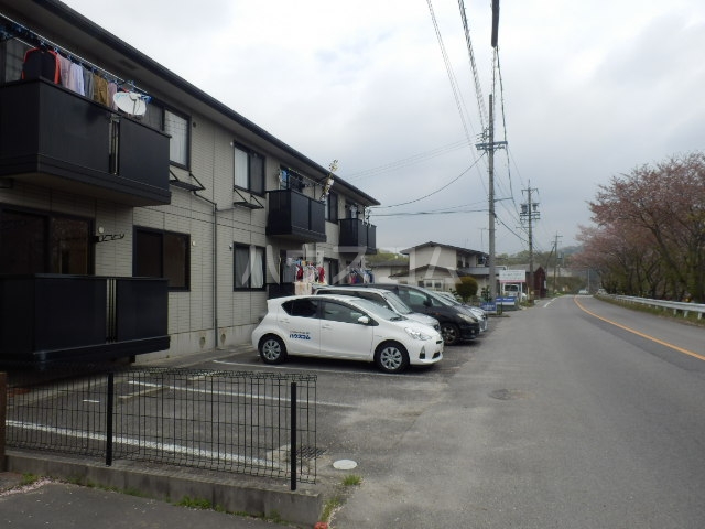 19/28 駐車場