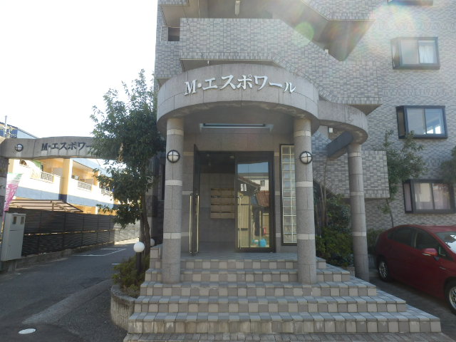 23/30 エントランス