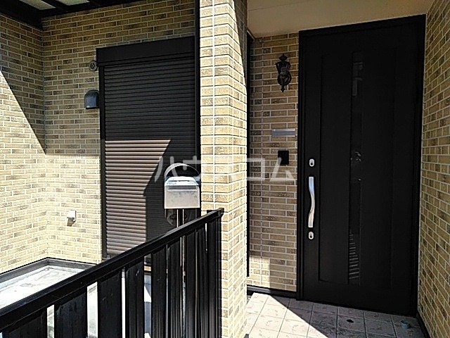 24/30 エントランス