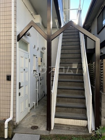 17/23 エントランス