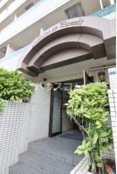 25/30 エントランス