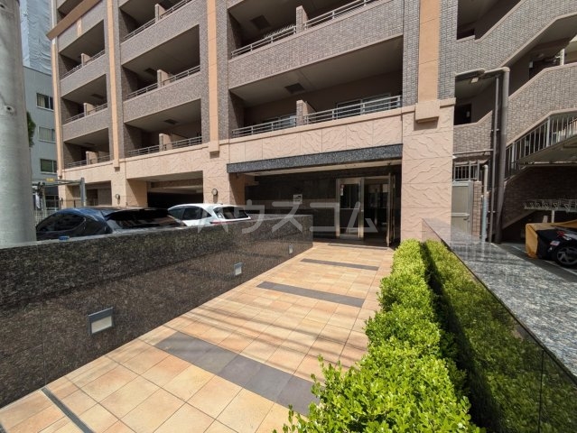 22/30 エントランス