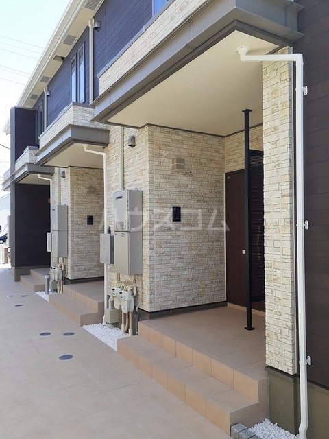 16/20 エントランス