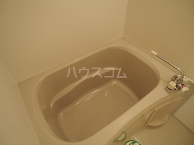 13/27 浴室