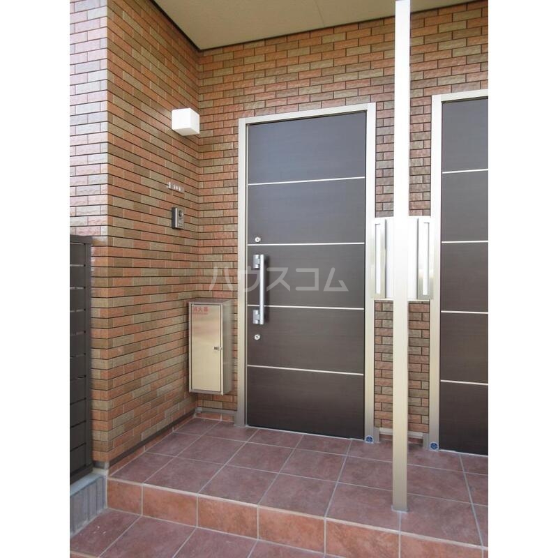 2/3 エントランス