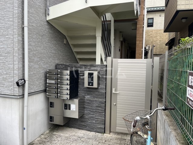 14/19 エントランス