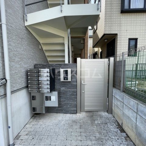 14/19 エントランス