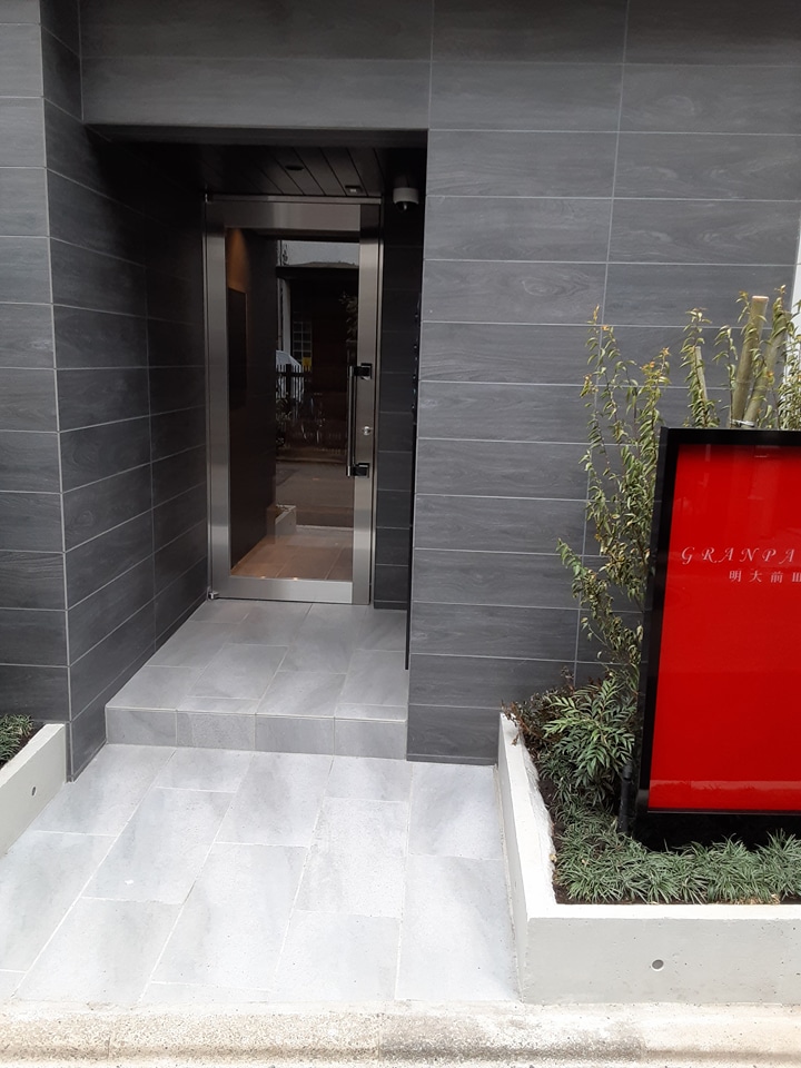 2/3 エントランス