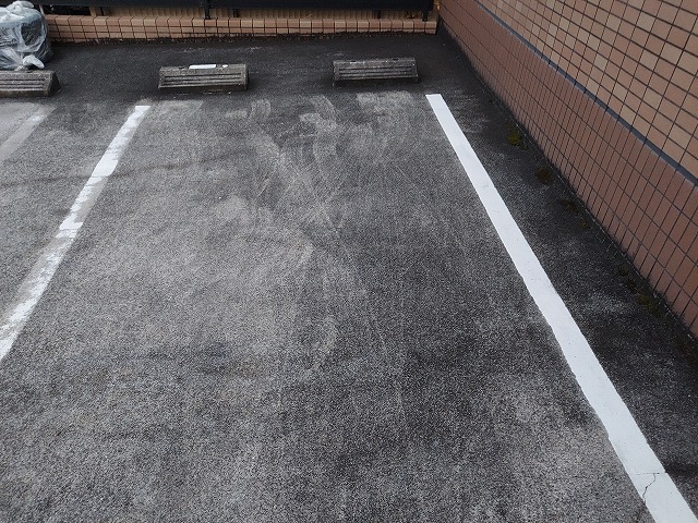 22/28 駐車場
