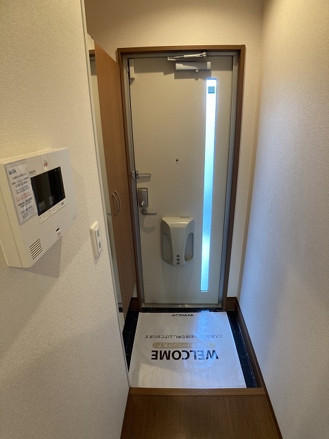 13/30 玄関