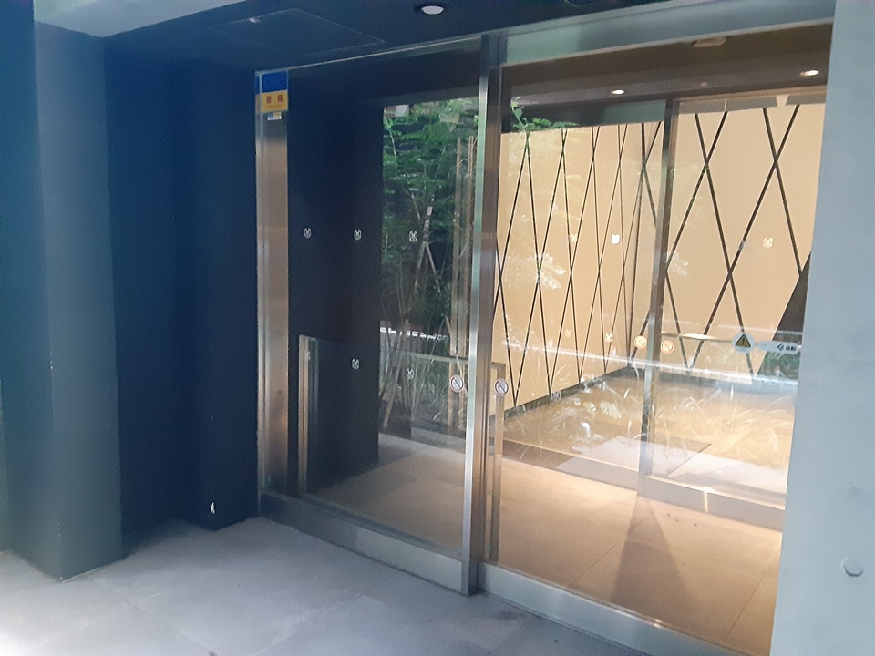 19/29 エントランス