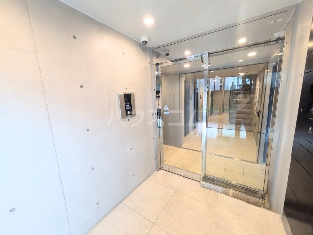 21/26 エントランス