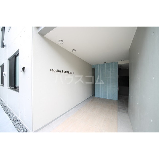 19/27 エントランス