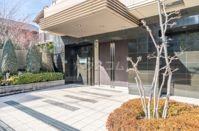 14/17 エントランス