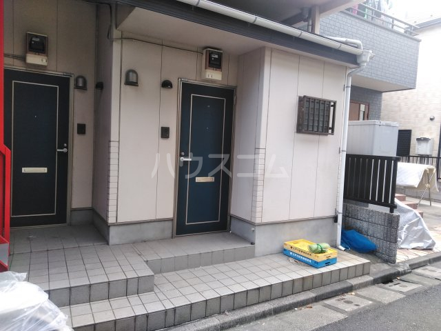 20/30 エントランス