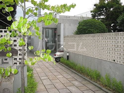 28/30 エントランス