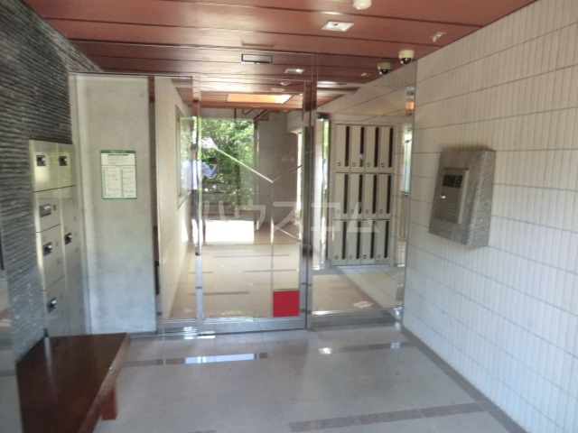 18/24 エントランス