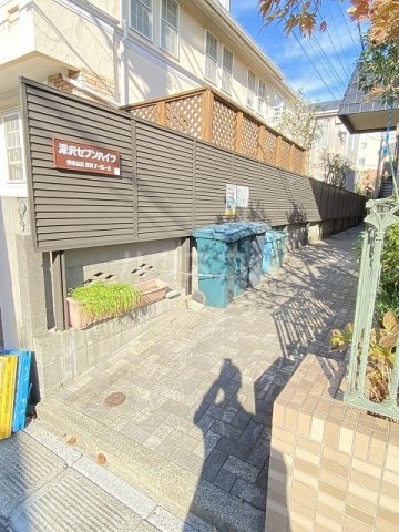 22/30 エントランス