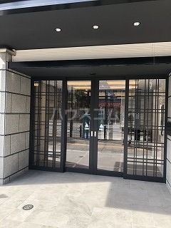 4/5 エントランス