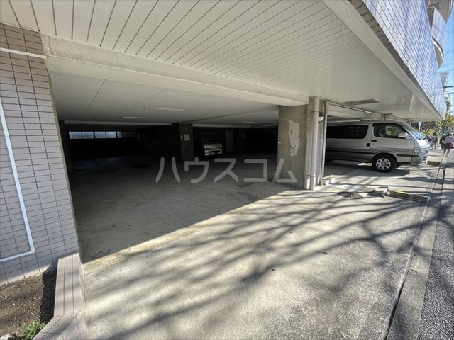 18/26 駐車場