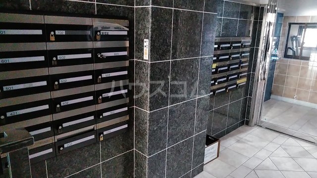 22/30 エントランス