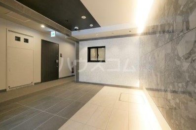 23/30 エントランス