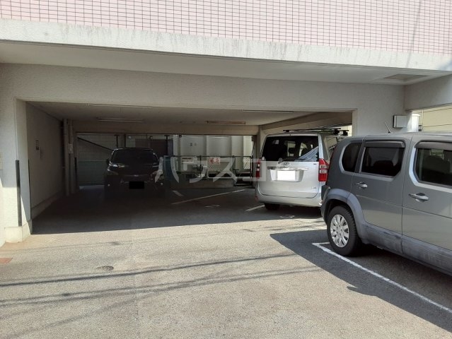 22/29 駐車場