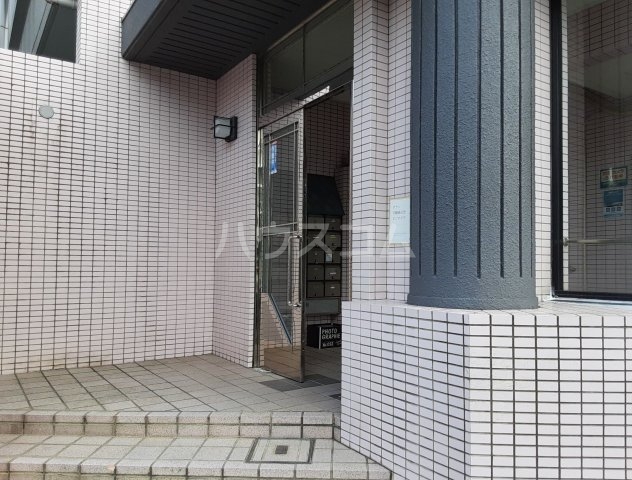 21/29 エントランス