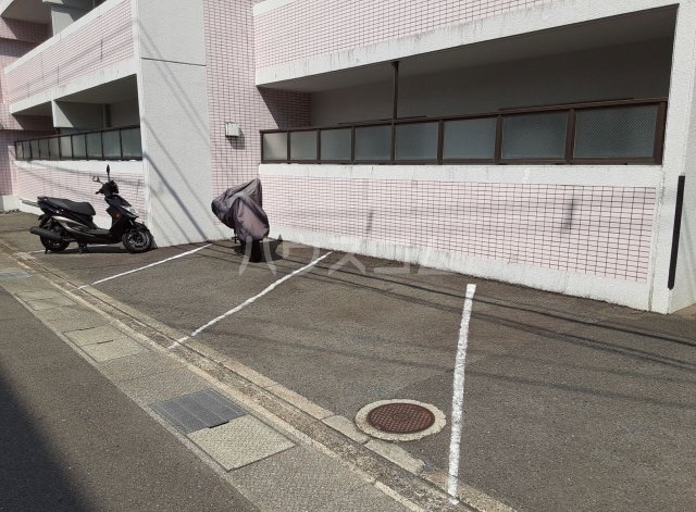 23/29 駐車場