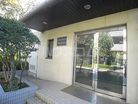 3/7 エントランス
