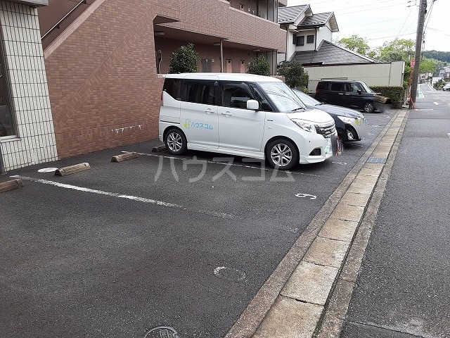 28/30 駐車場