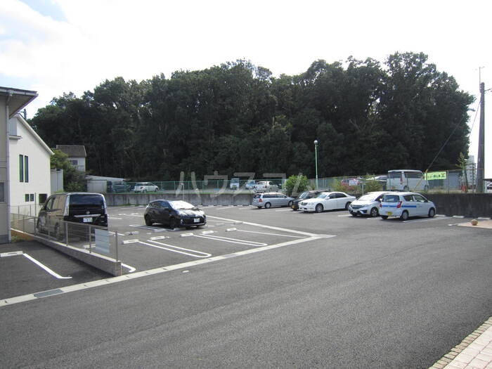 18/29 駐車場