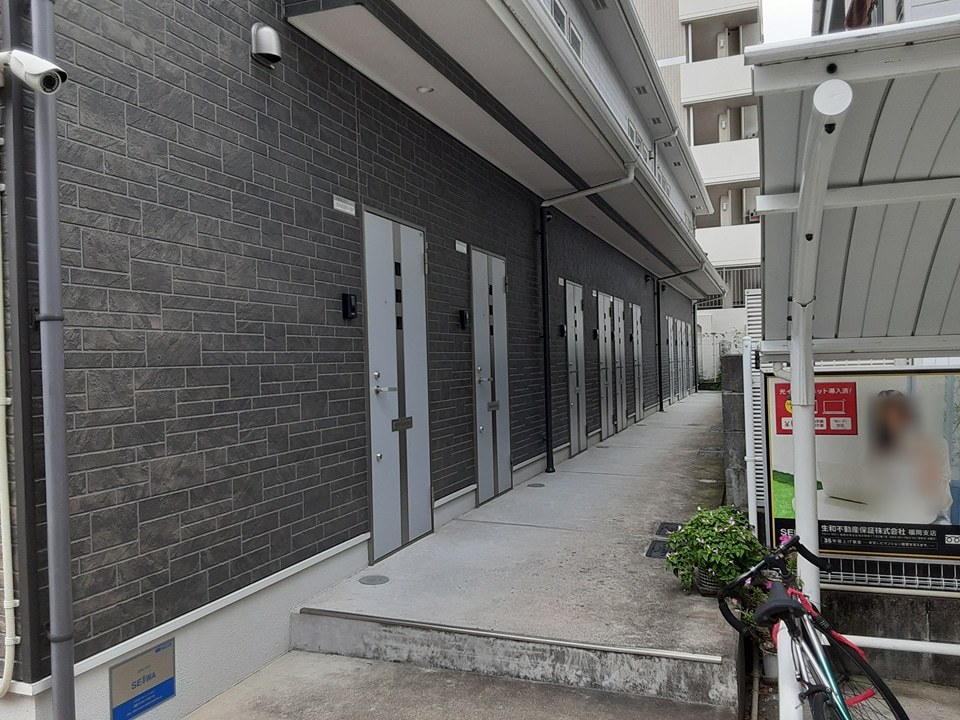 22/28 エントランス