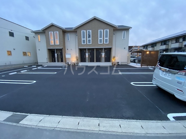 28/30 駐車場
