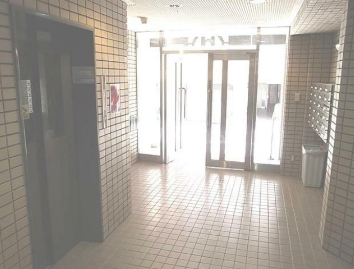 24/28 エントランス