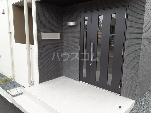 24/30 エントランス