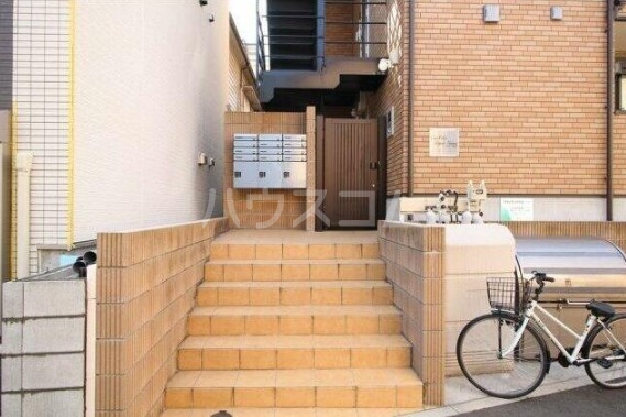 20/20 エントランス