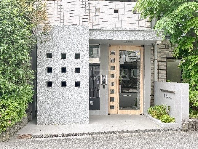 15/21 エントランス