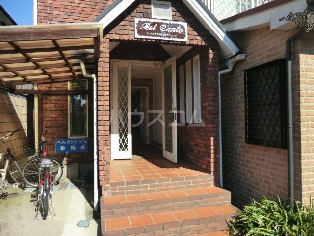 23/29 エントランス