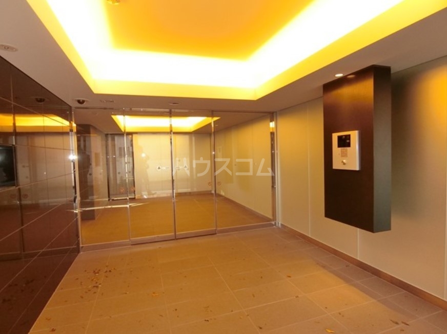 15/21 エントランス