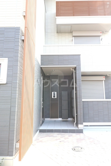 15/22 エントランス