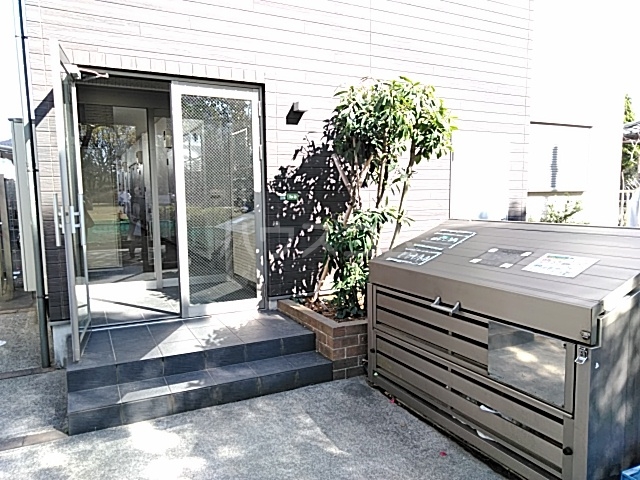 24/29 エントランス