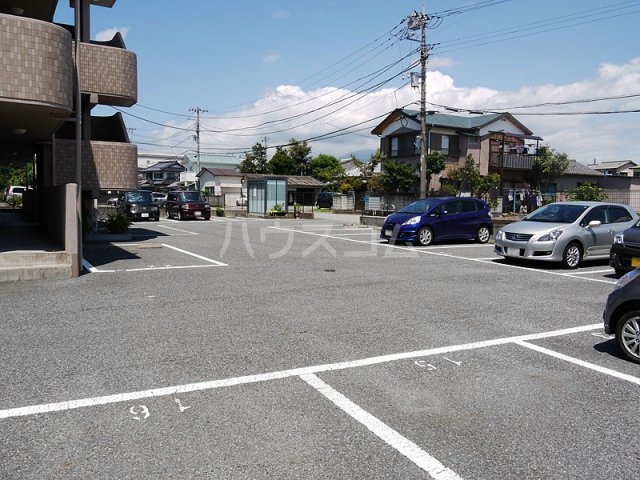 15/18 駐車場