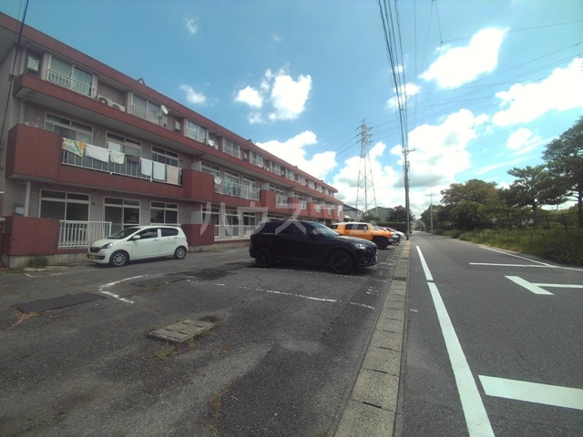 22/30 駐車場