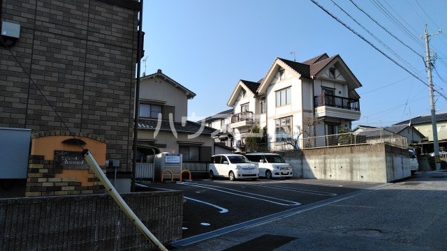 2/5 駐車場