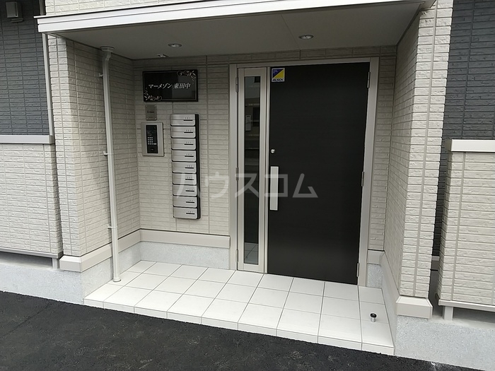 20/21 エントランス