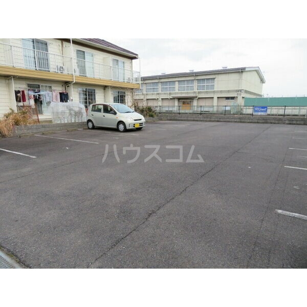 13/15 駐車場