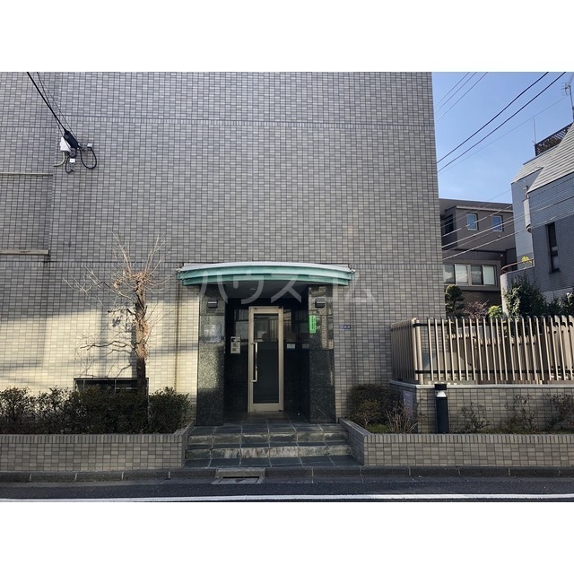 15/19 エントランス